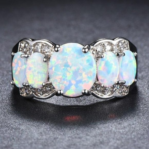Elegant Opal and Silver Women's Ring - Picture 2 of 8